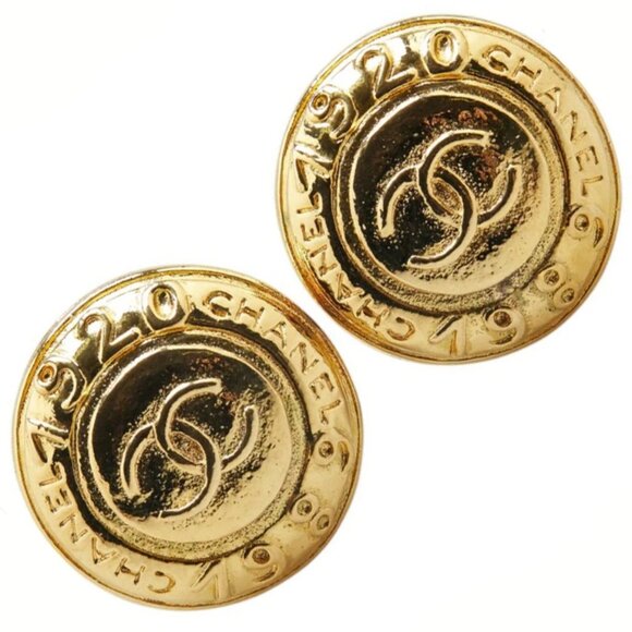 CHANEL CC Logos 1989 1920 Round Clip-On Earrings Gold Tone Auth w/Box #4056 - Picture 1 of 6